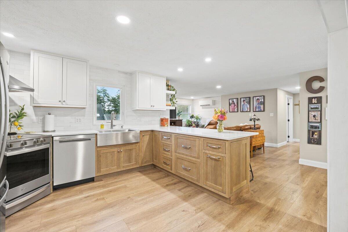 5 Deborah Avenue