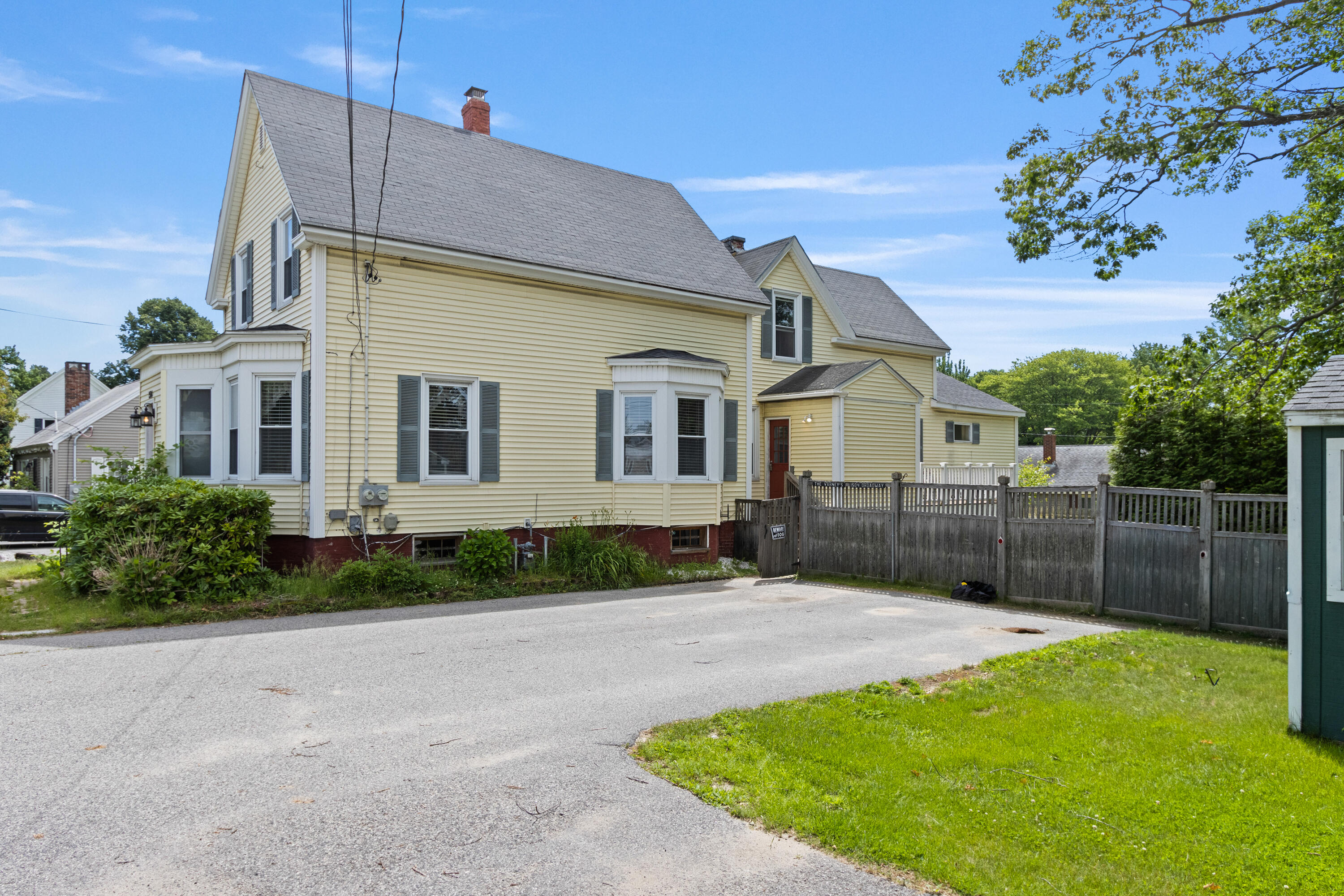 1584 Broadway