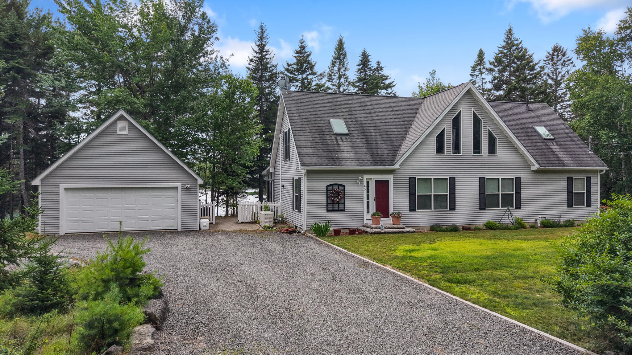 49 Falcon Lane