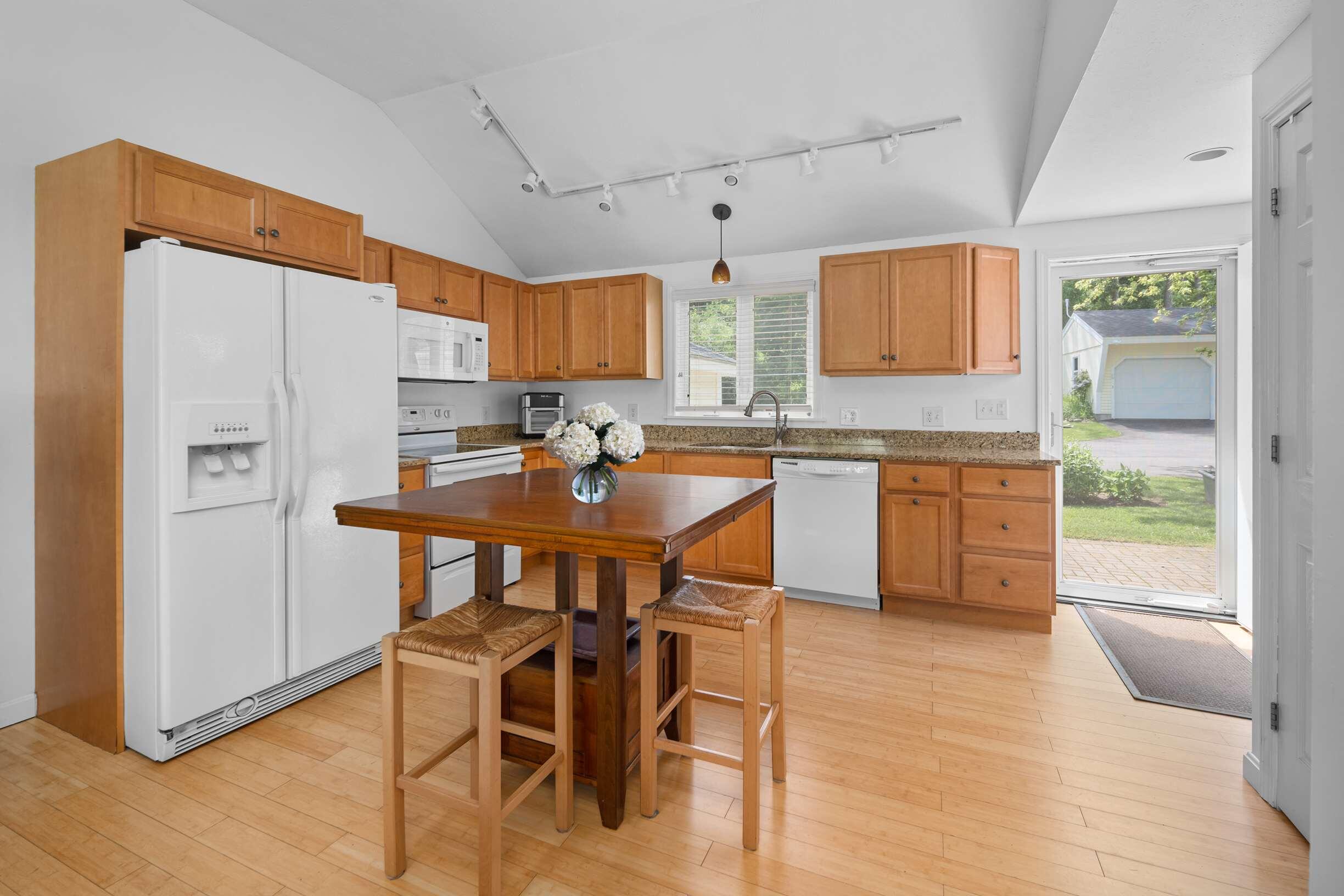 18 Woodside Meadow Road 4