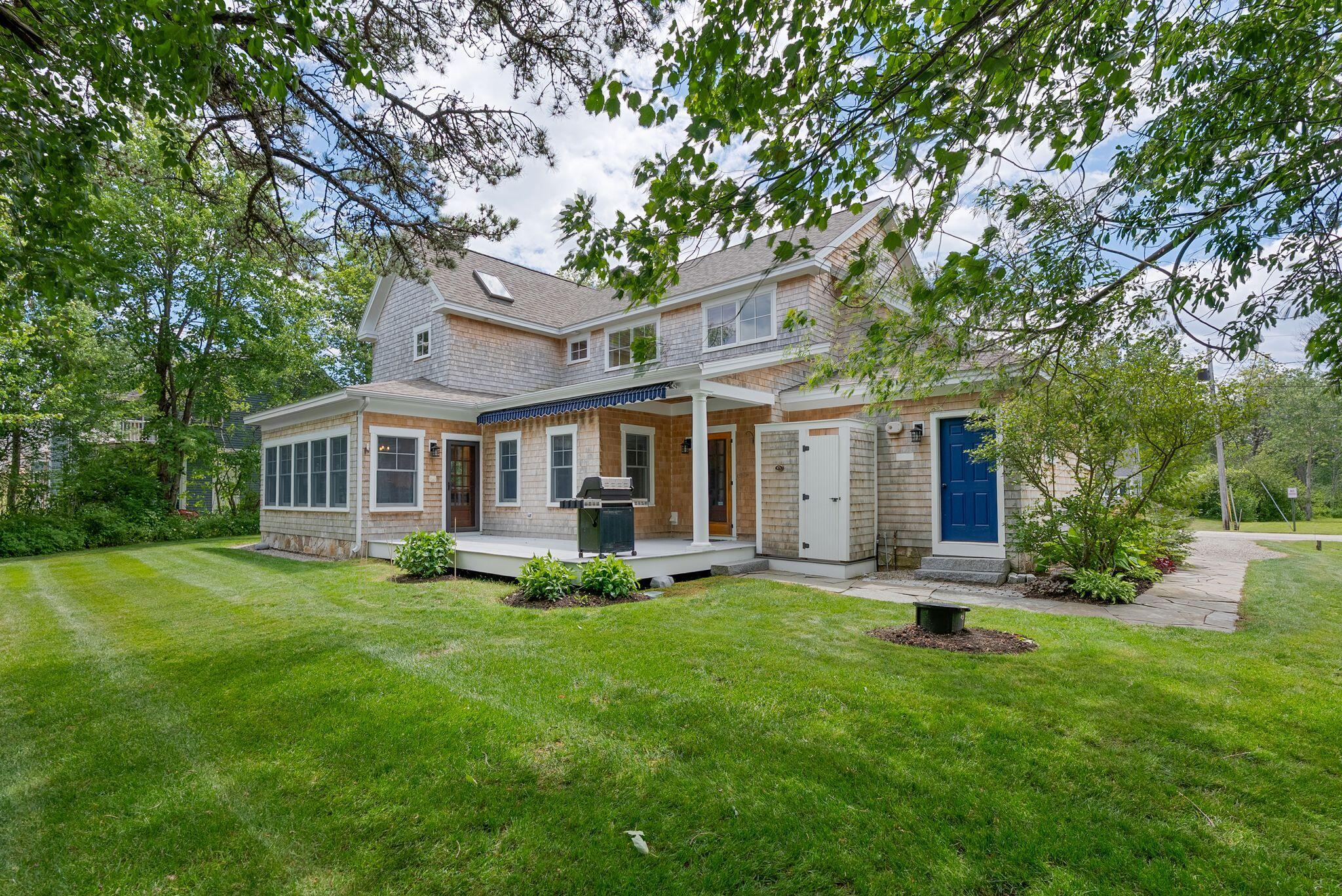 7 Peninsula Drive