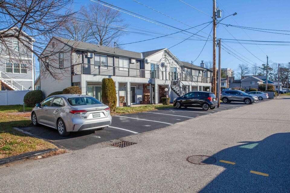 136 W Grand Avenue