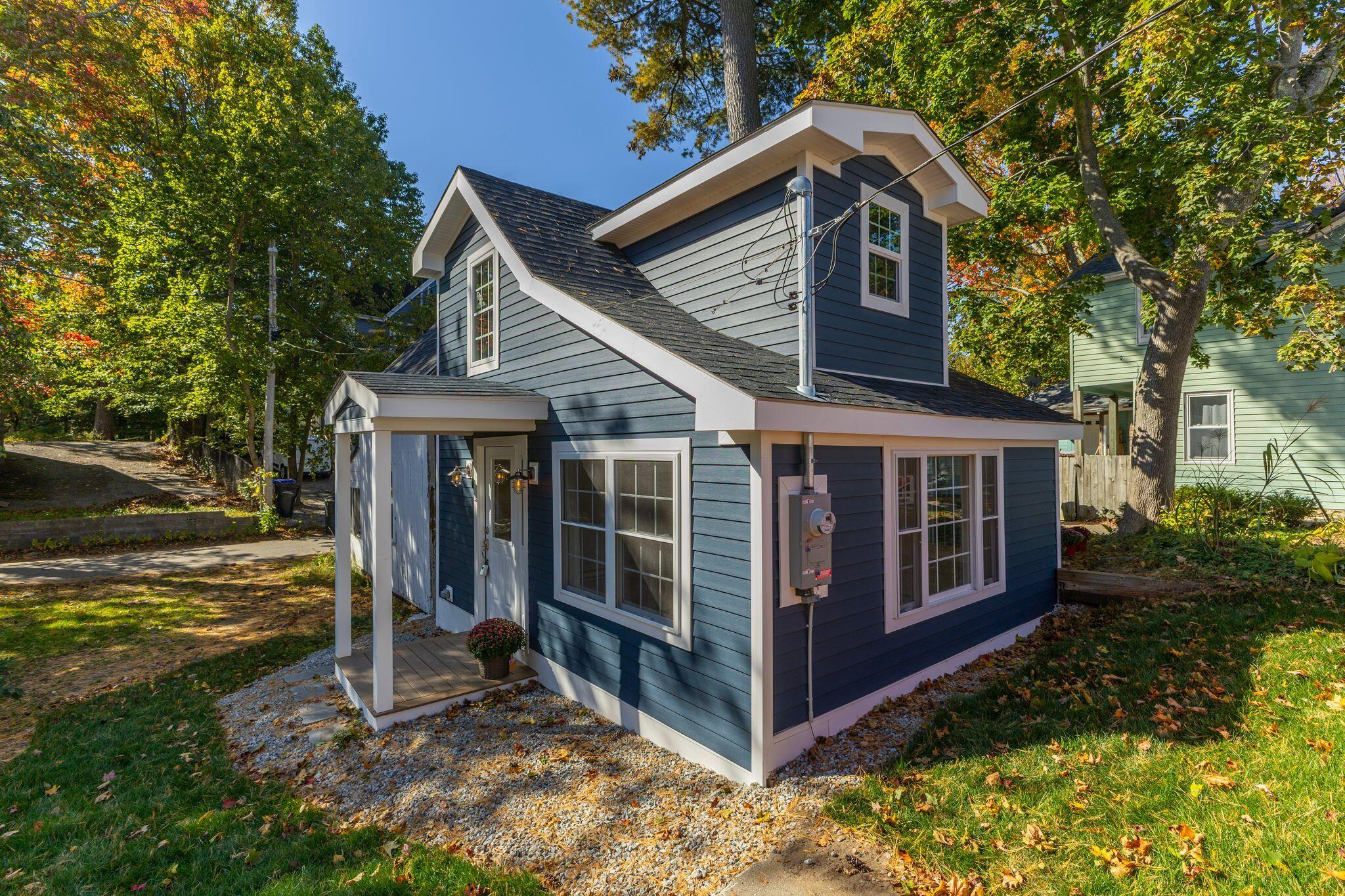 6 Linden Avenue