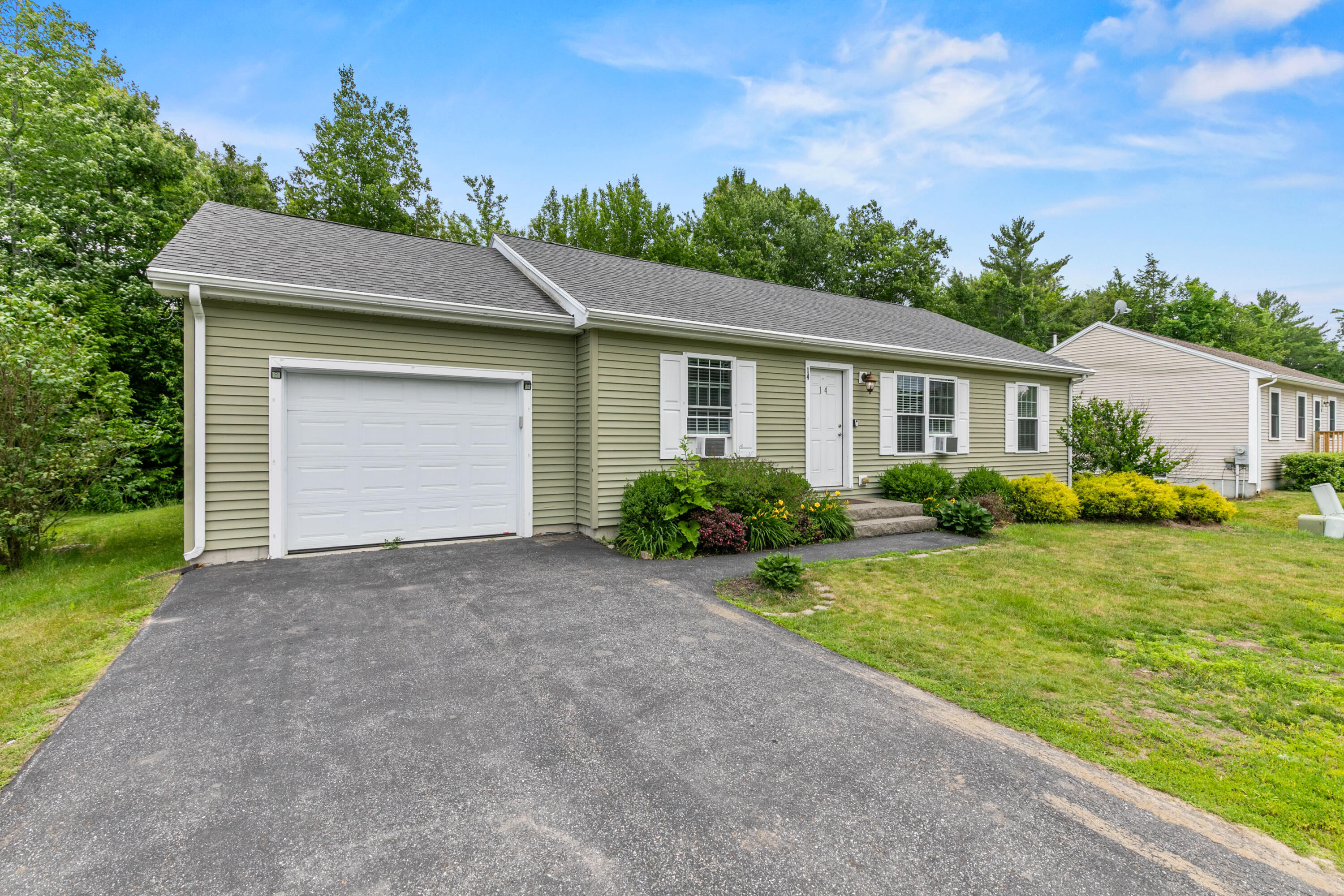 14 Fox Hollow Drive