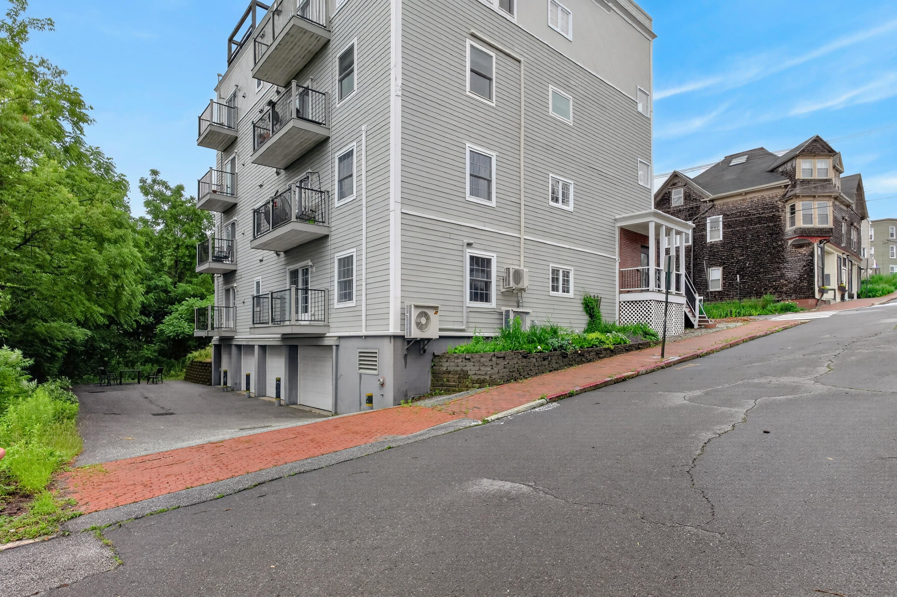 24 Brackett Street 1