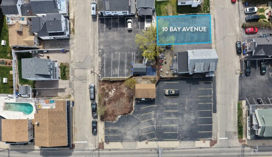 10 Bay Avenue