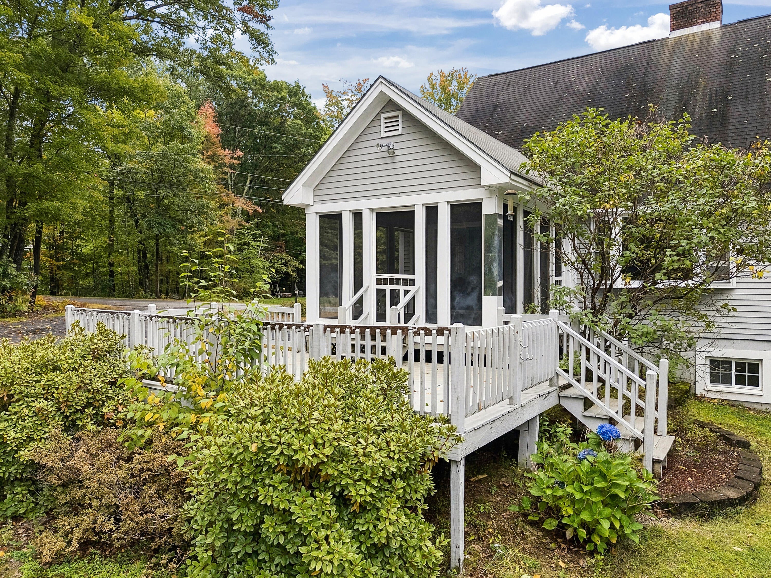 2 Oak Ridge Road