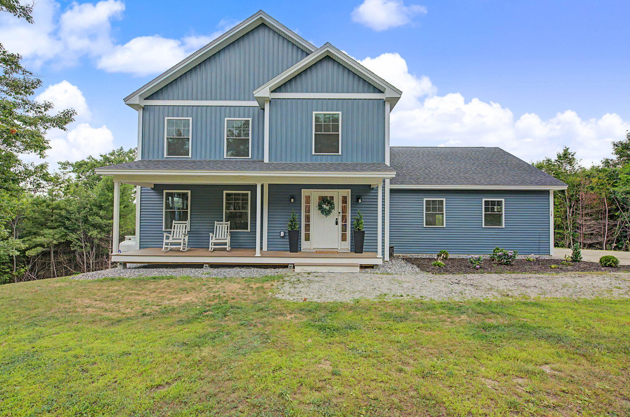 28 Vista Way