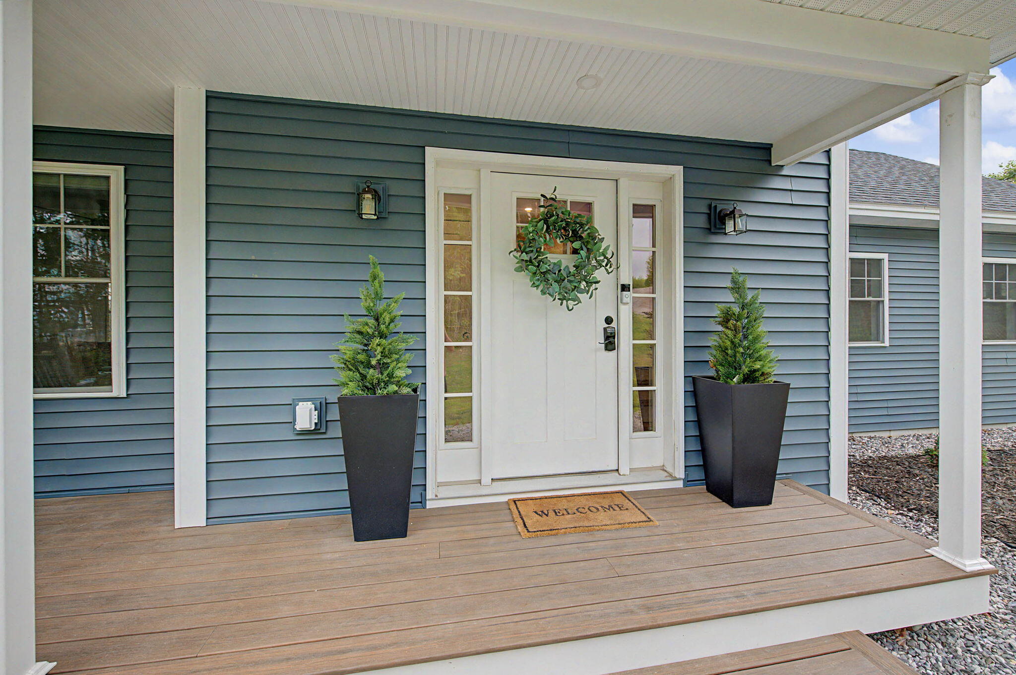 28 Vista Way