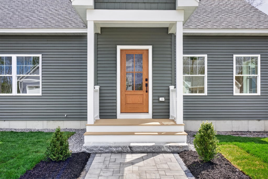 Photo of 29 Forest Glenn Lane, Topsham, ME 04086 (MLS # 1659217)