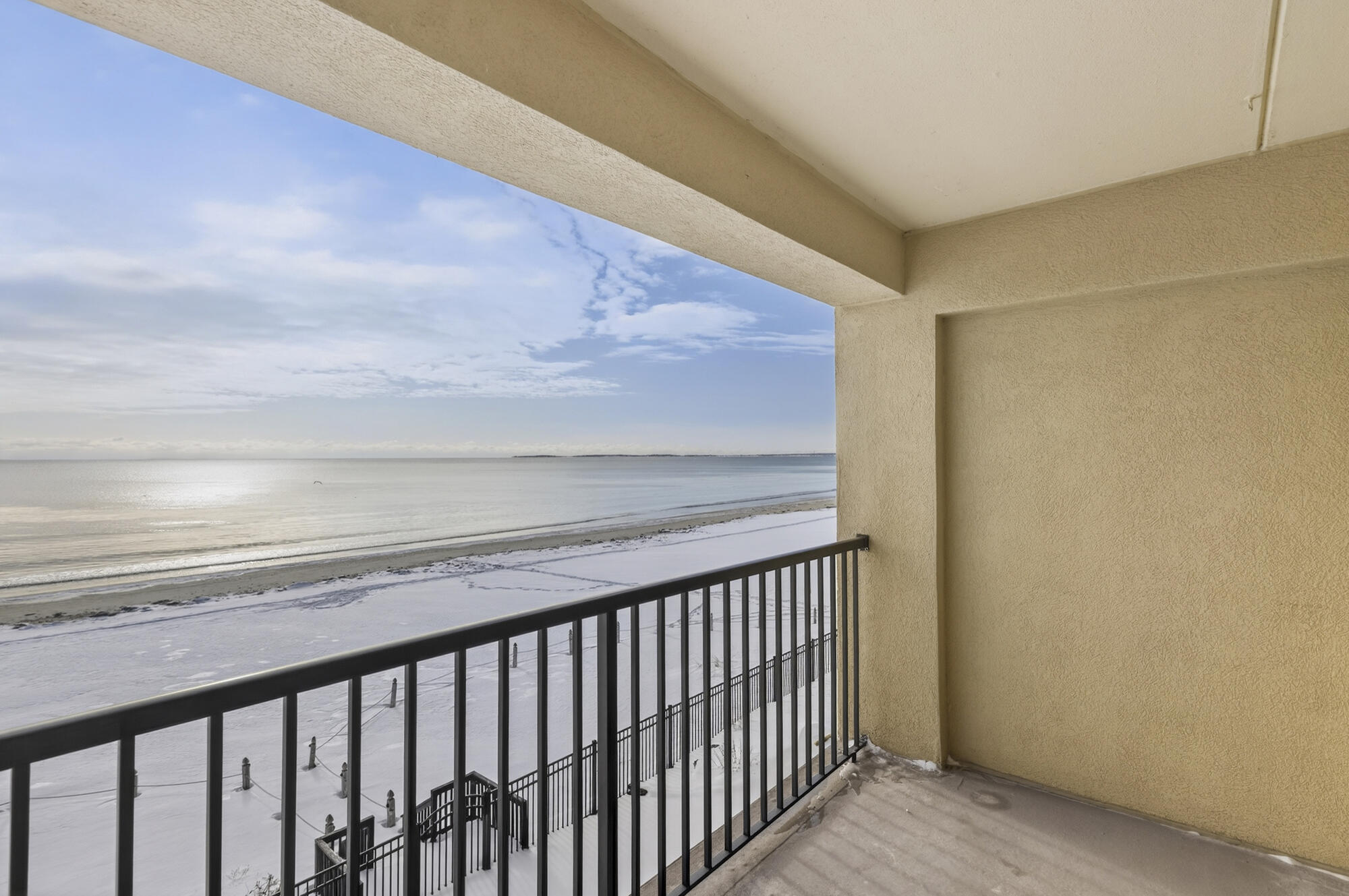 191 E Grand Avenue 305