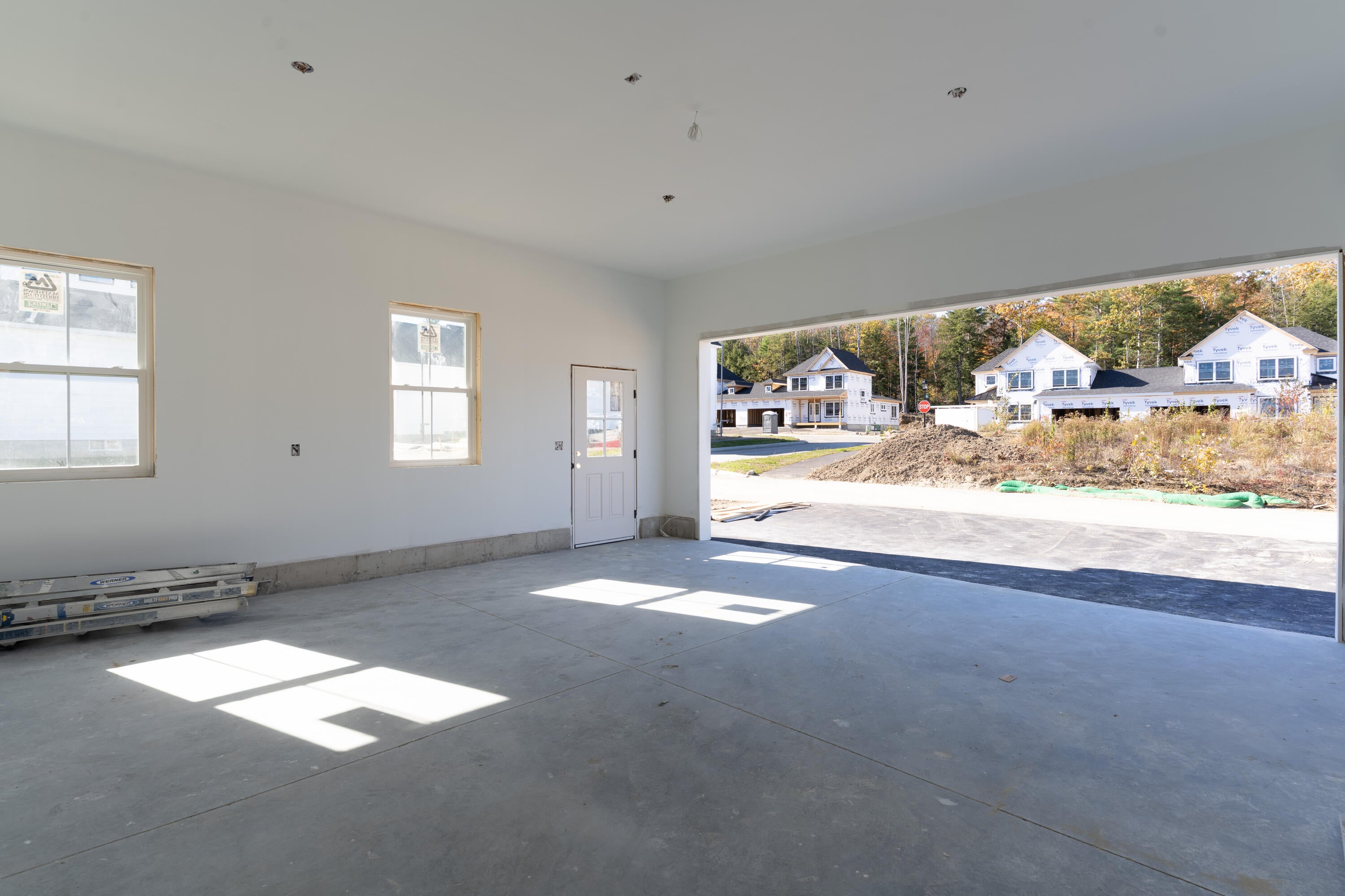 33 Emerson Way