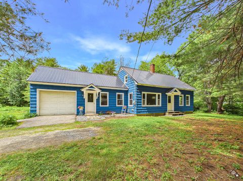 Photo of 207 Pleasant Street, Mechanic Falls, ME 04256 (MLS # 1667870)