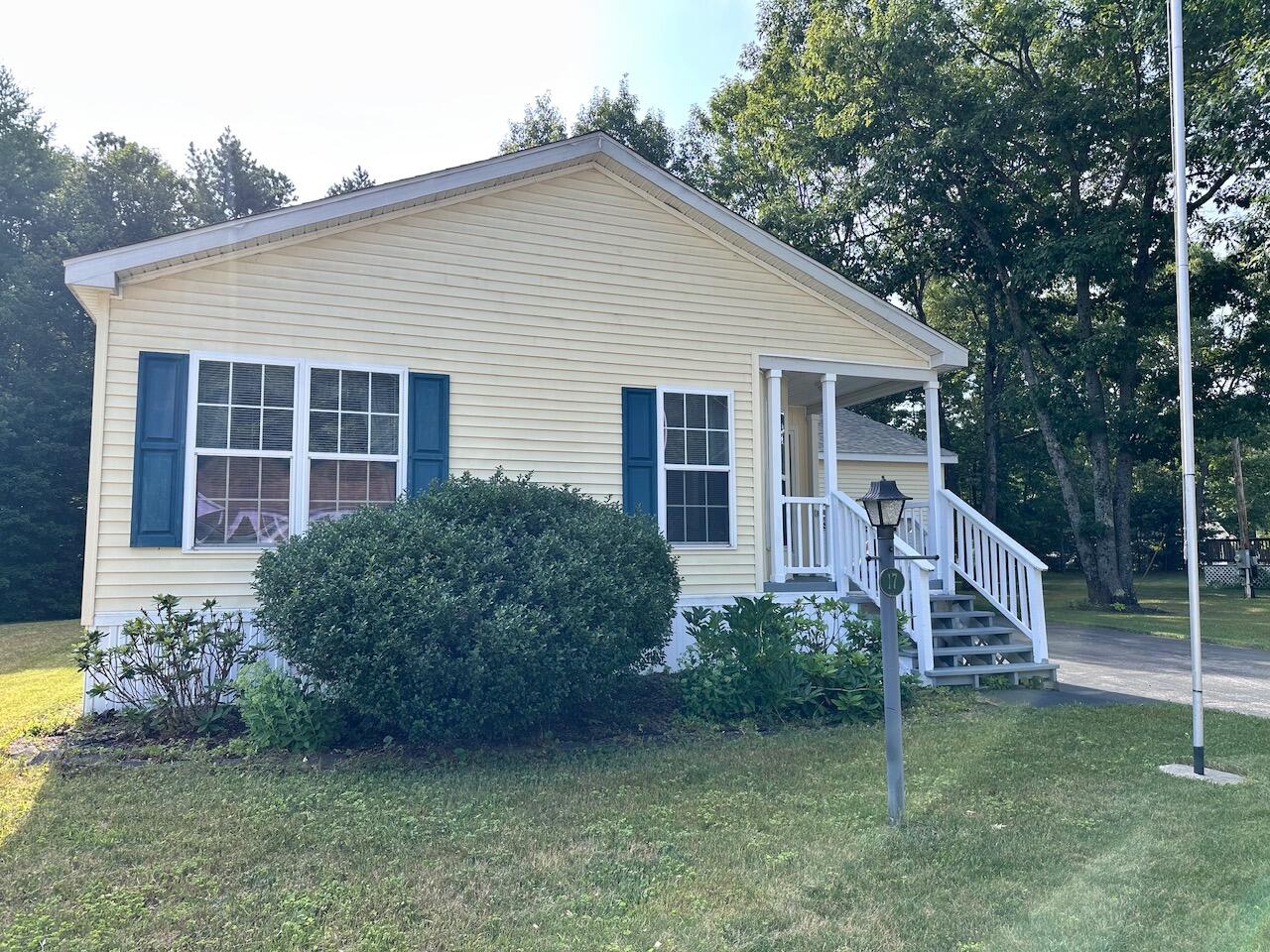 17 Candlewood Drive