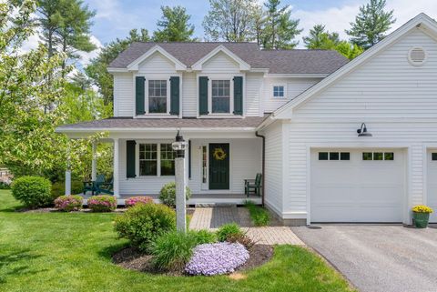 Photo of 2 Tacoma Lane, Cumberland, ME 04021 (MLS # 1664354)
