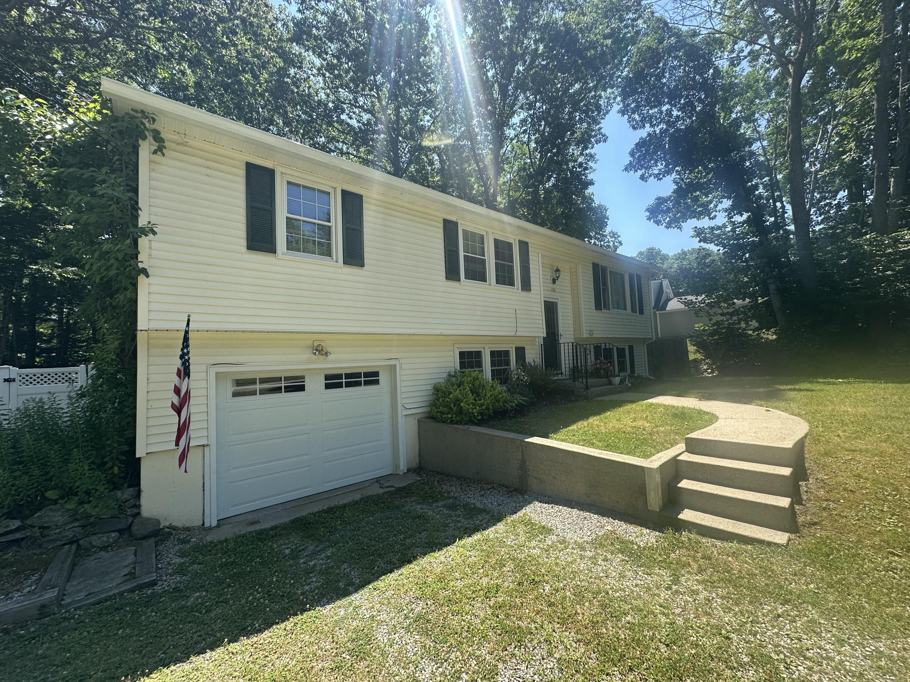 122 Royal Heights