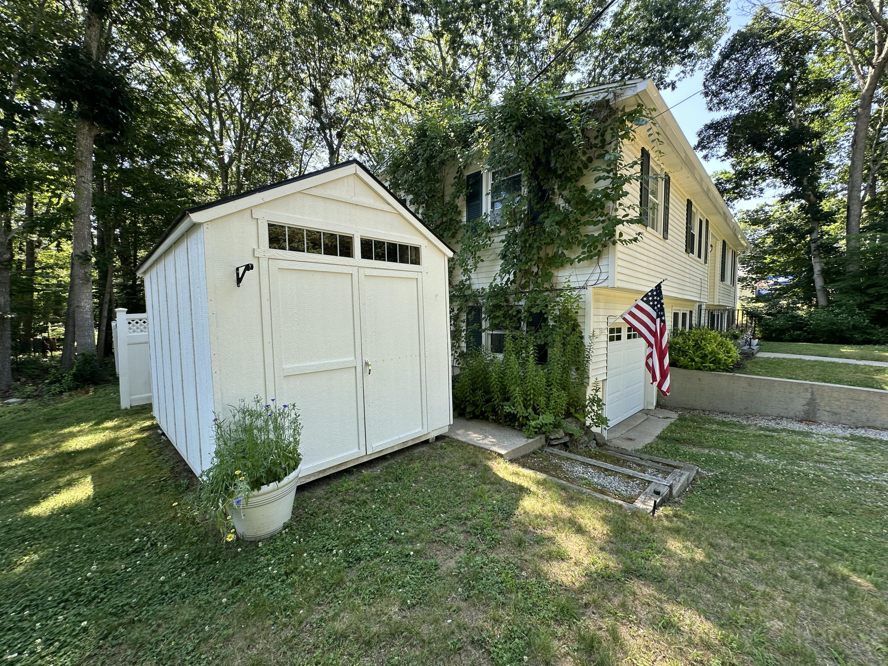 122 Royal Heights