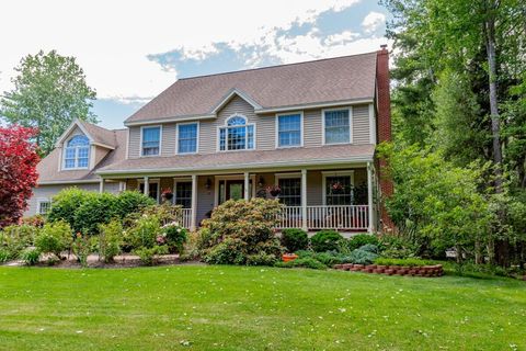 Photo of 7 Bornheimer Place, Scarborough, ME 04074 (MLS # 1664549)