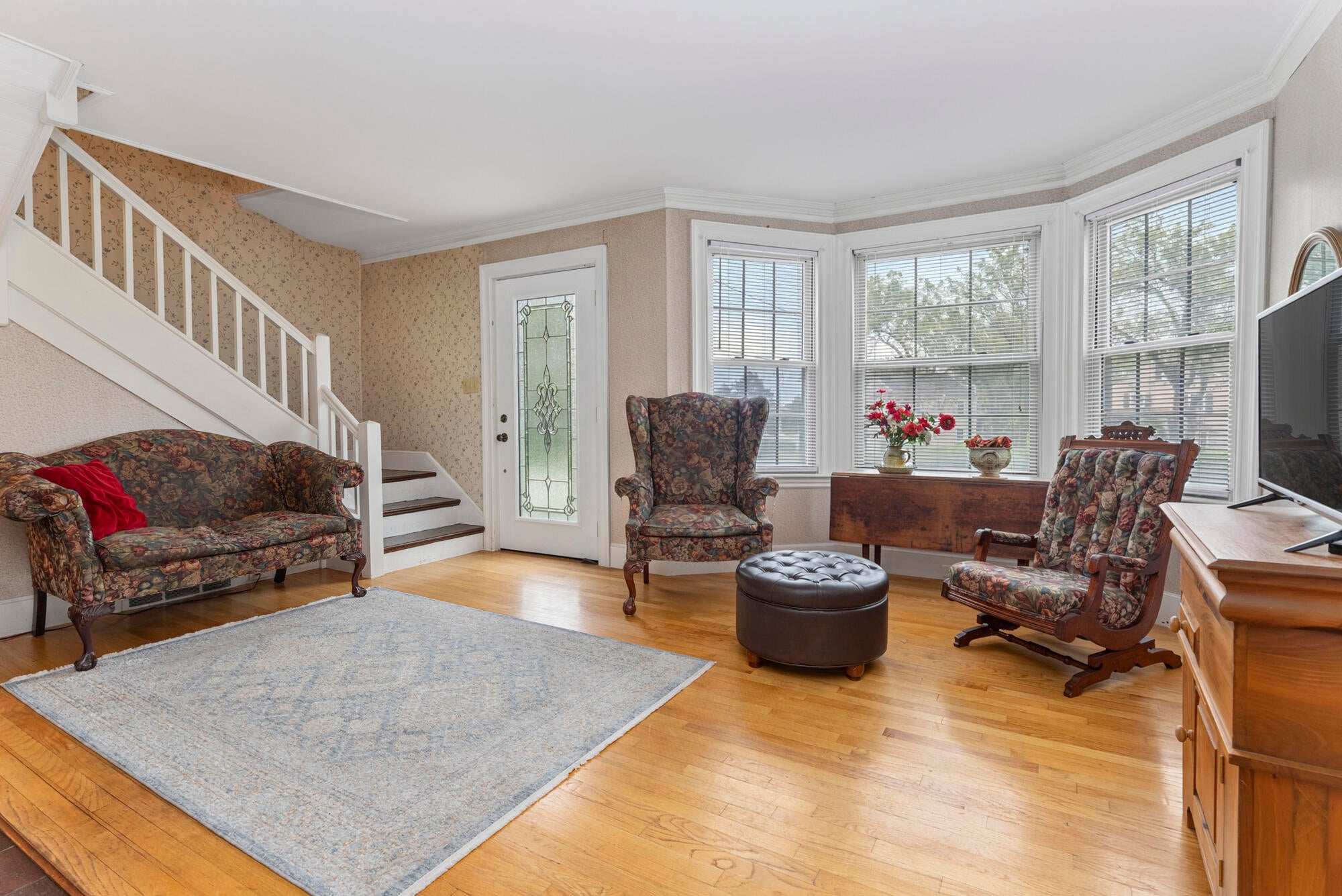 2 Roberts Lane
