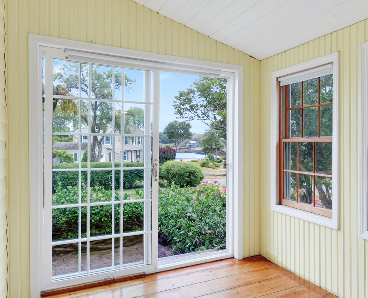 2 Roberts Lane