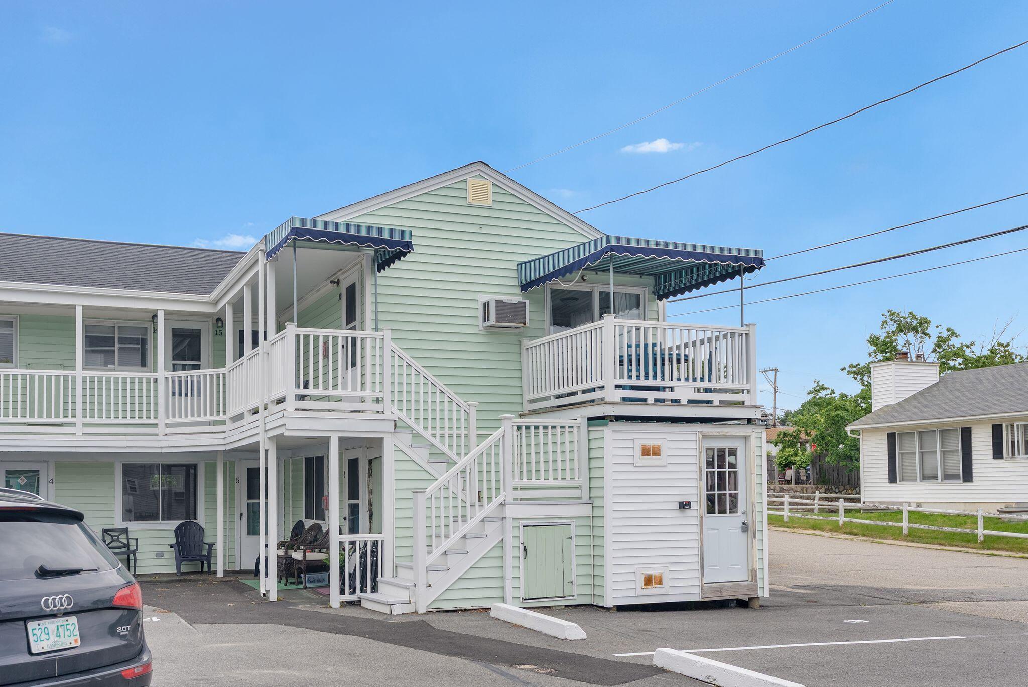 7 Bay Avenue 18