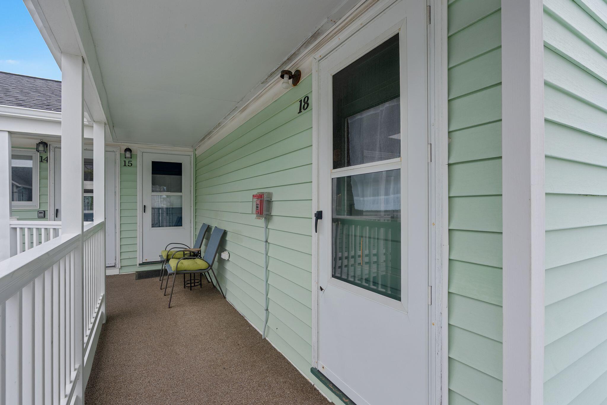 7 Bay Avenue 18