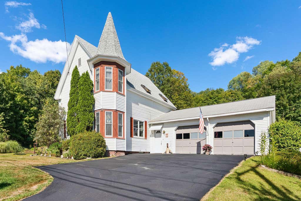 Photo of 129 W Minot Road, Minot, ME 04258 (MLS # 1661832)