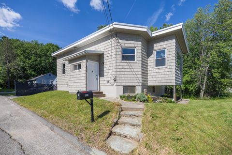 Photo of 863 Minot Avenue, Auburn, ME 04210 (MLS # 1666633)