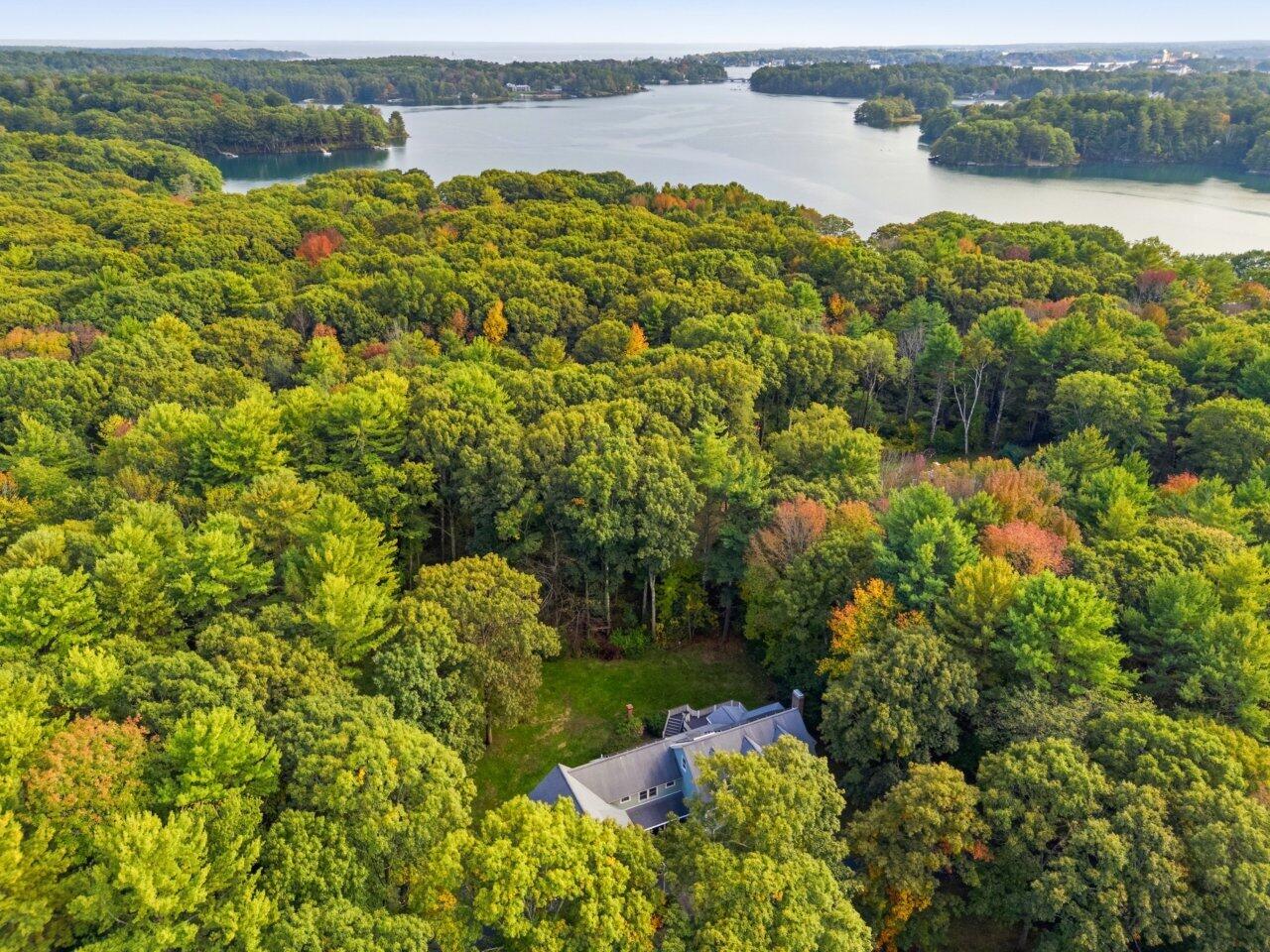 7 Spruce Point Road