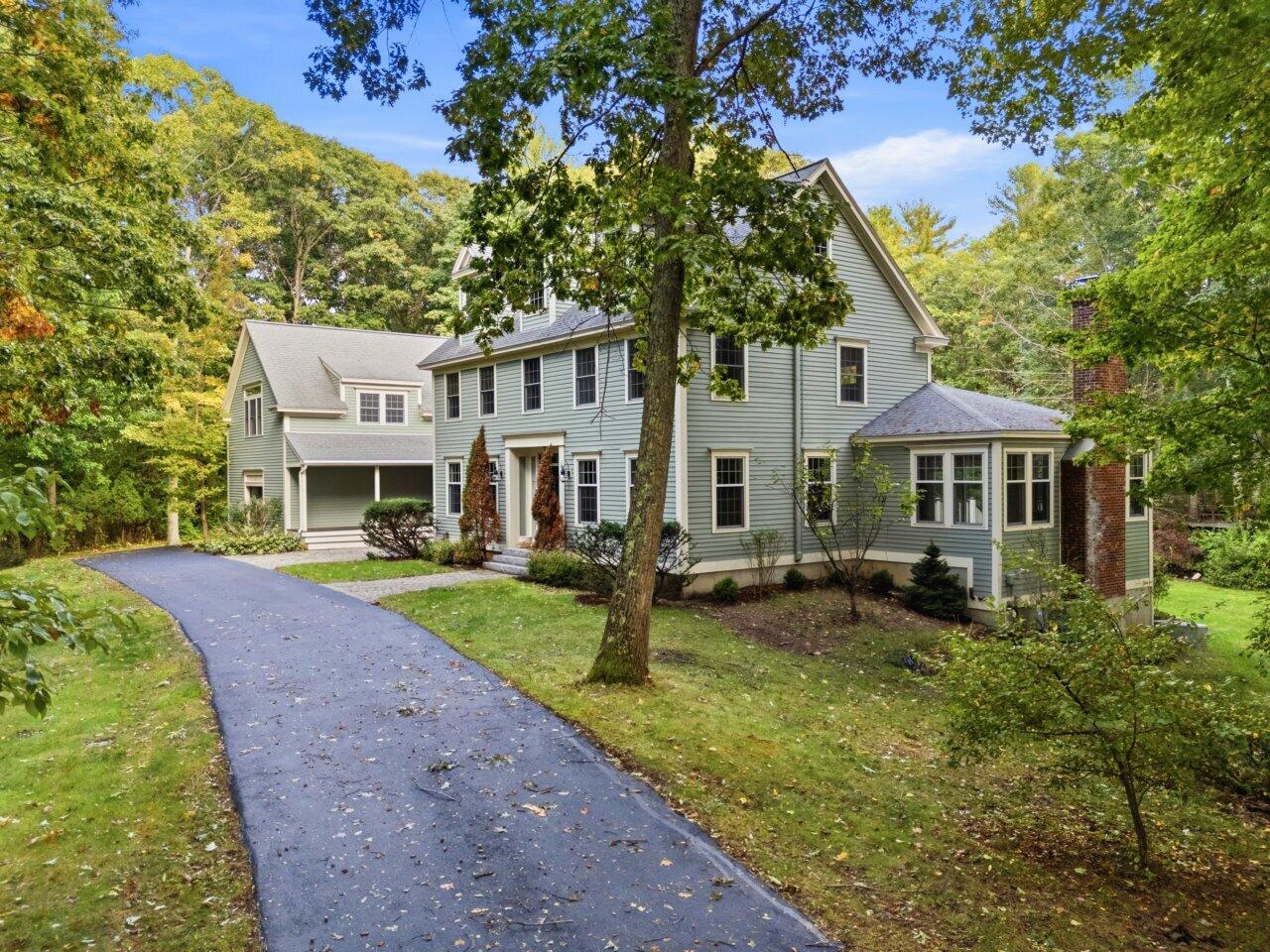 7 Spruce Point Road