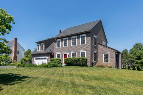 Photo of 19 Fowler Farm Road, Scarborough, ME 04074 (MLS # 1666605)