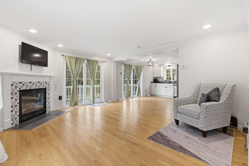 304 Vagabond Street