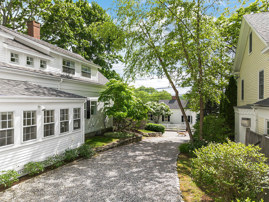 157 Russell Avenue