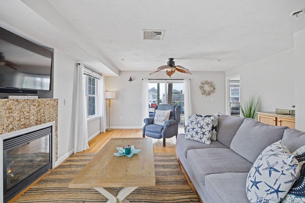 170 E Grand Avenue 4