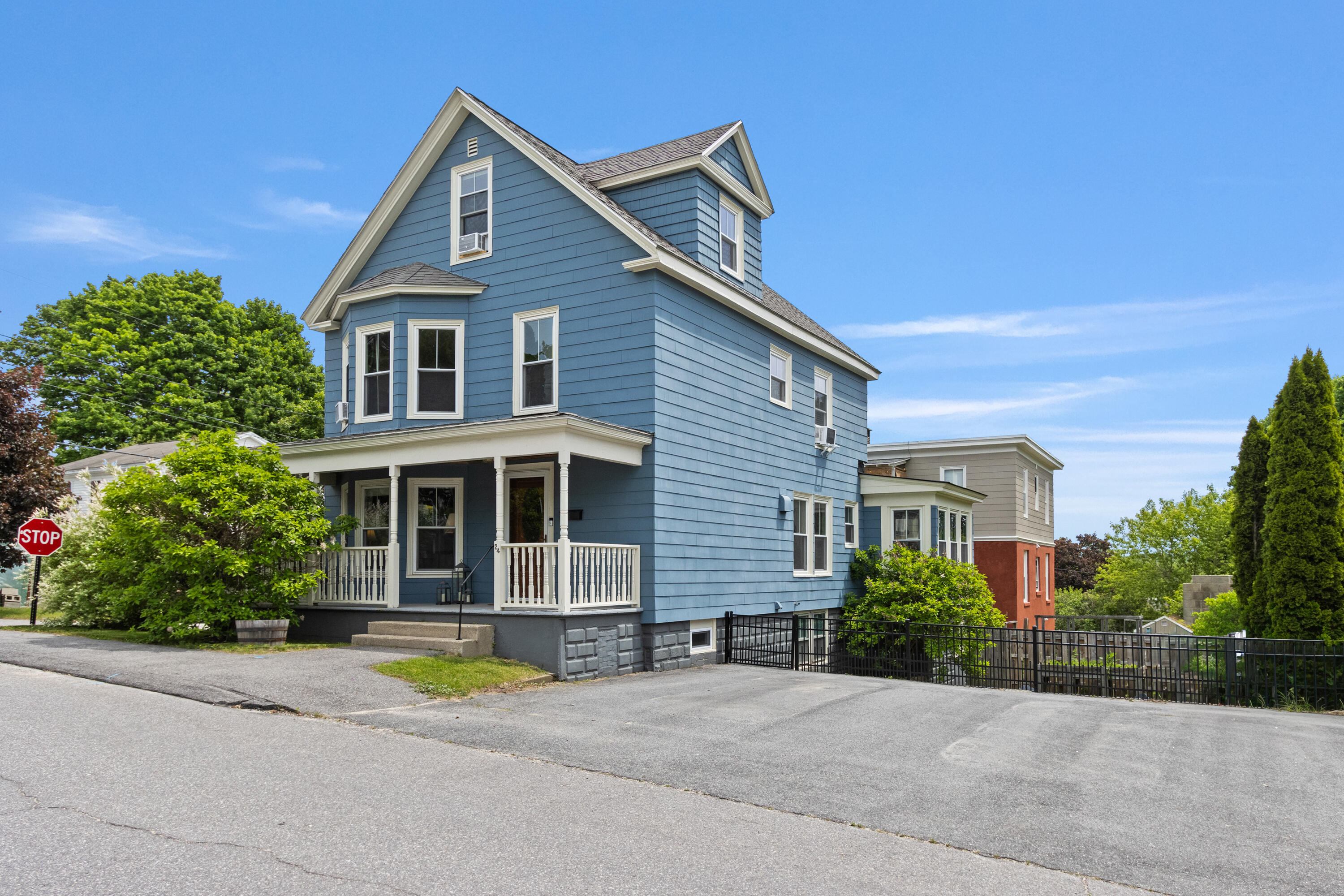 24 Grandview Avenue