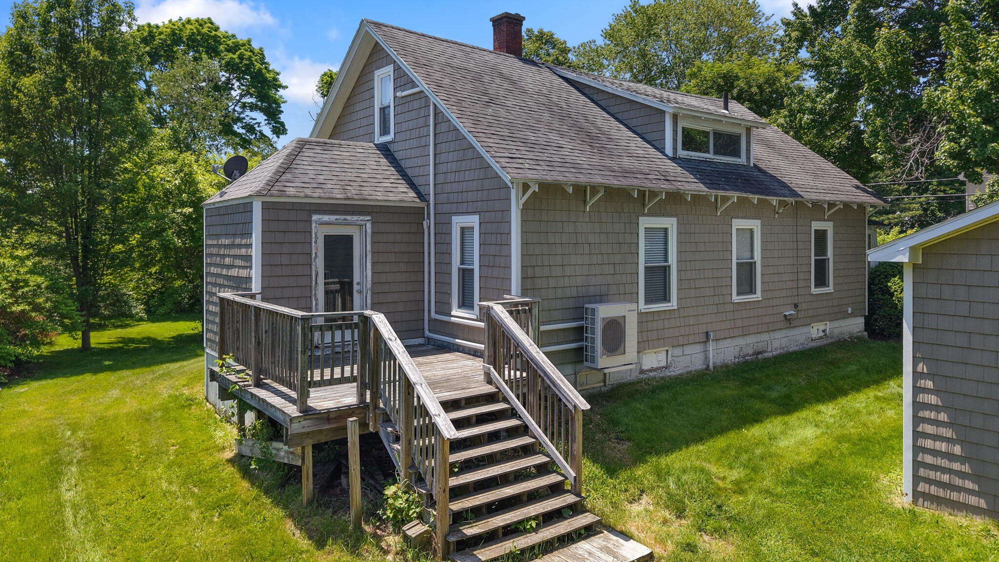 164 7th Street