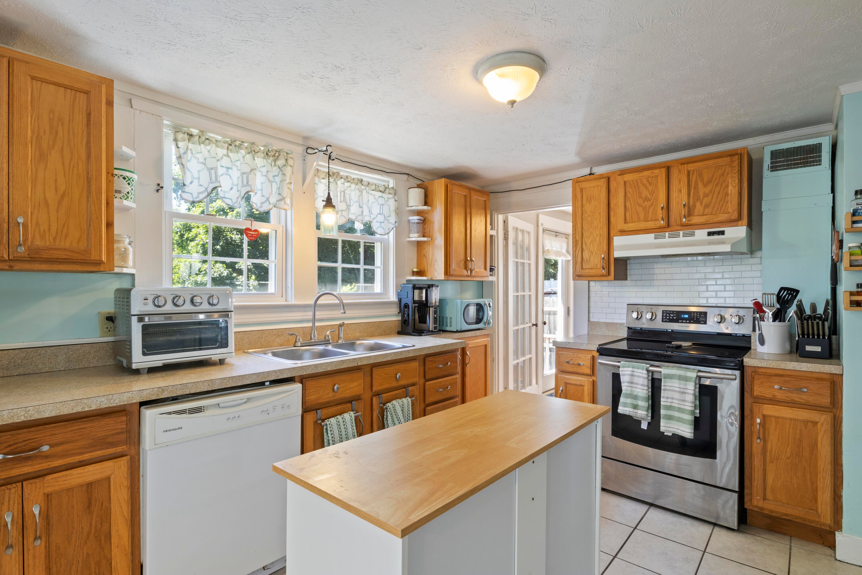 51 Anderson Avenue