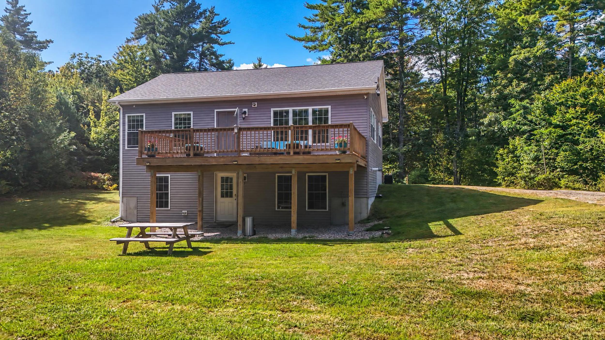 976 North Road