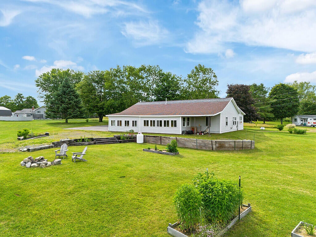 825 W River Road