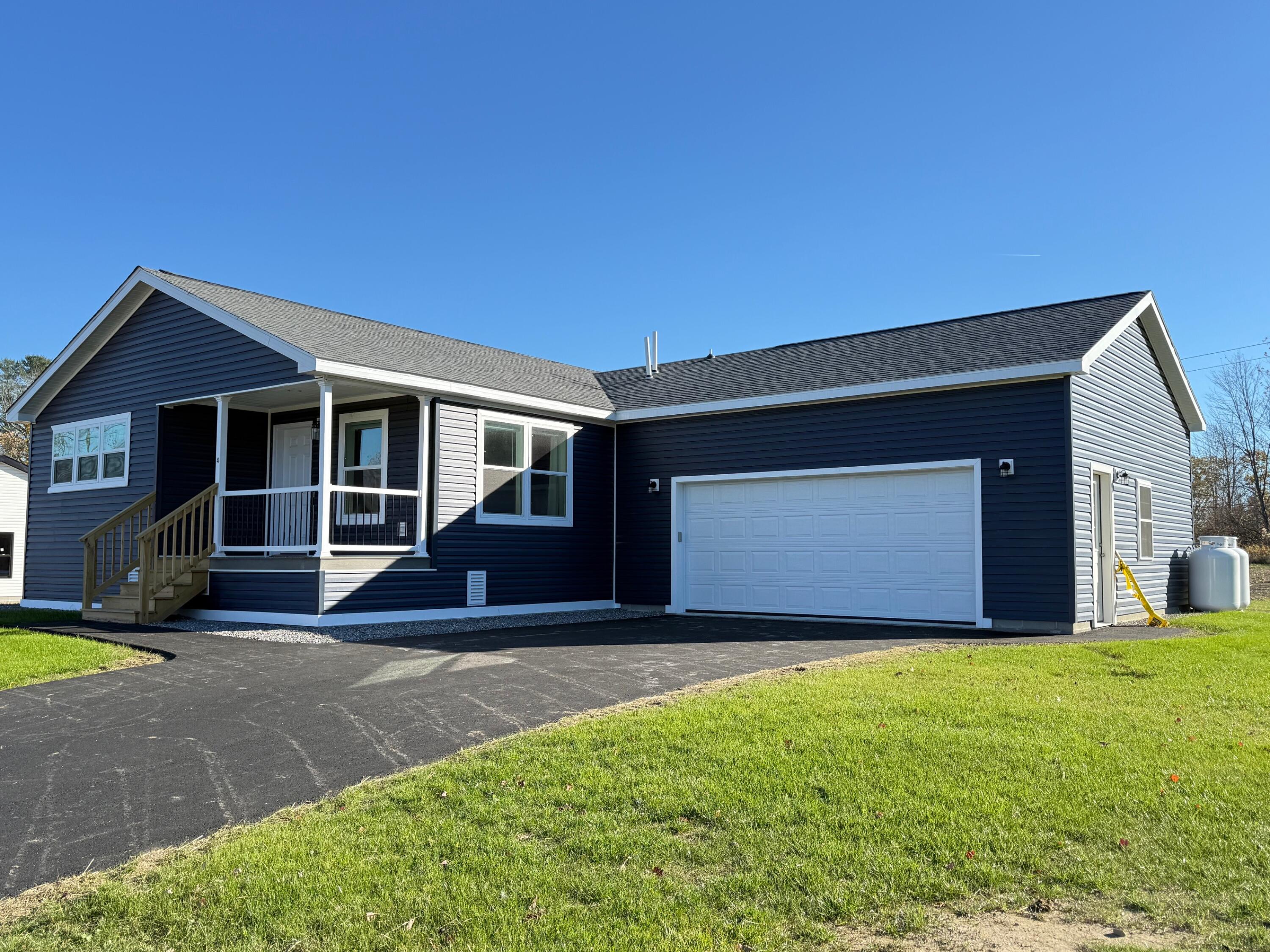 1 Baxter Boulevard