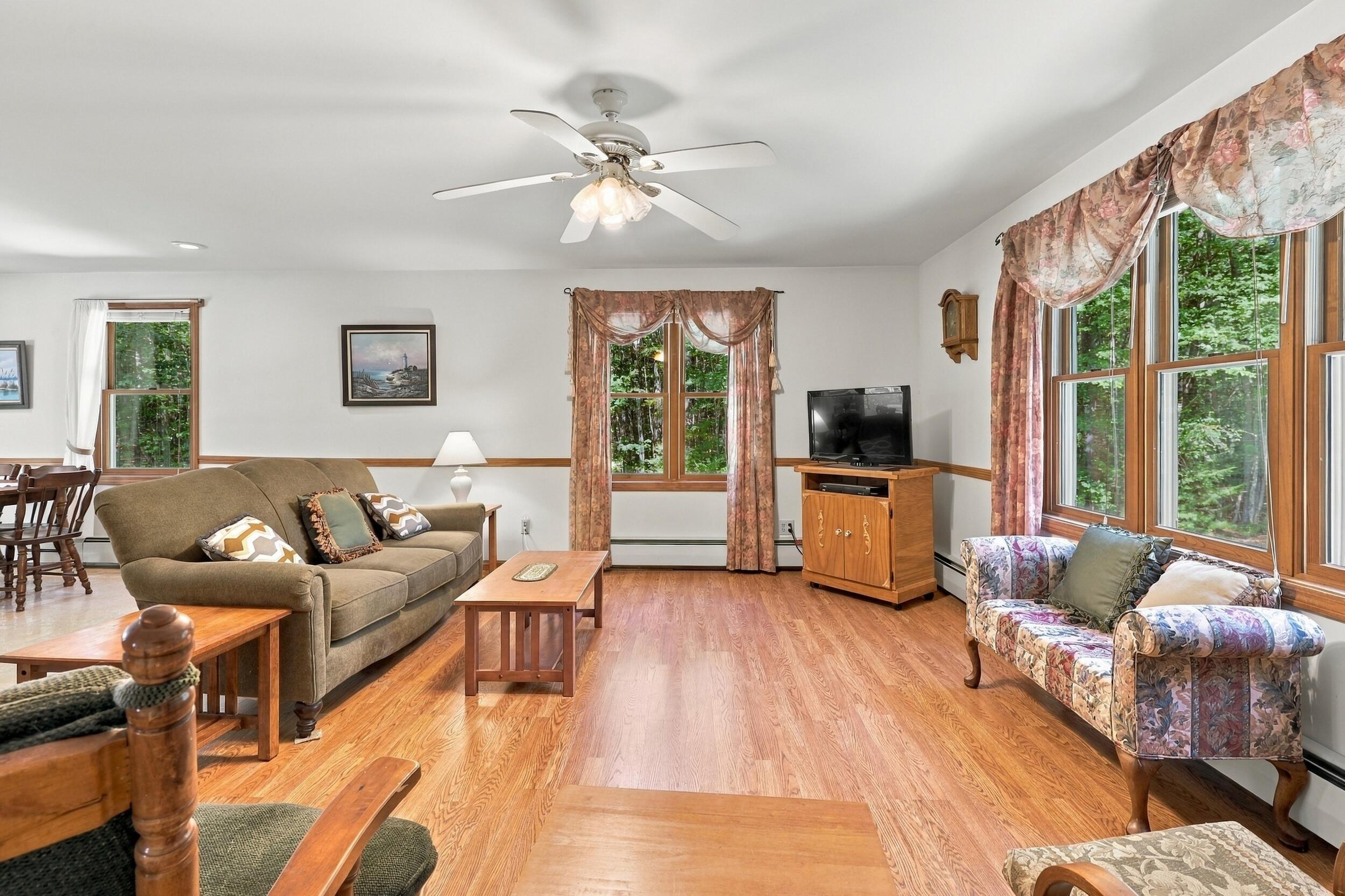 9 Rivers Edge Road