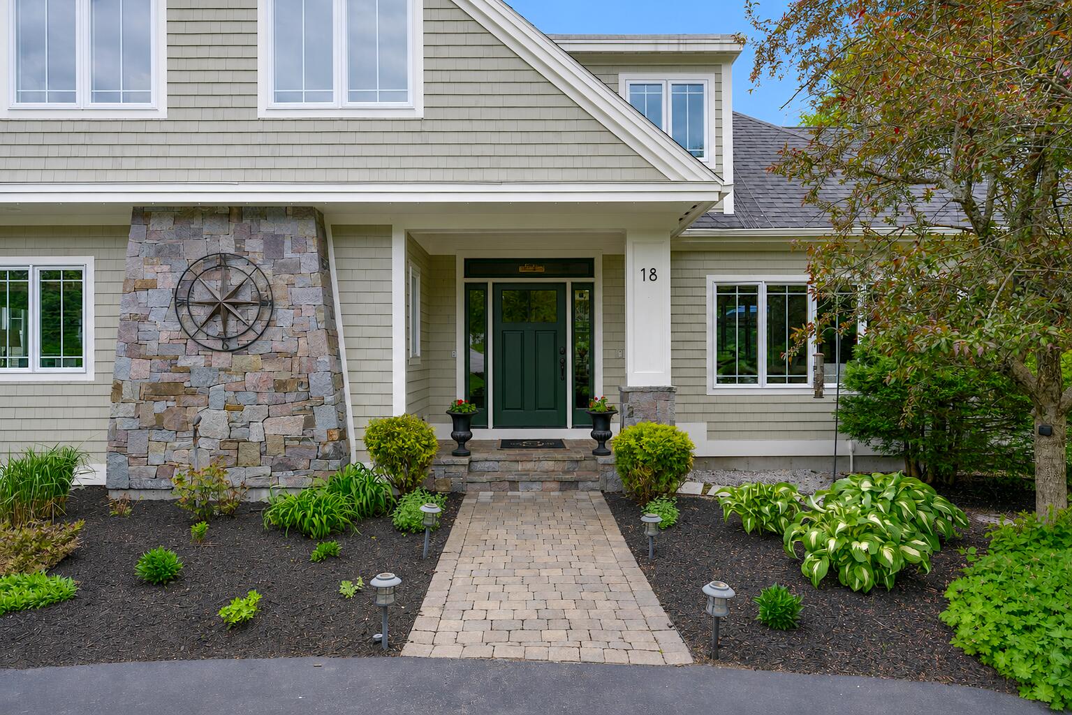 18 Paddock Way