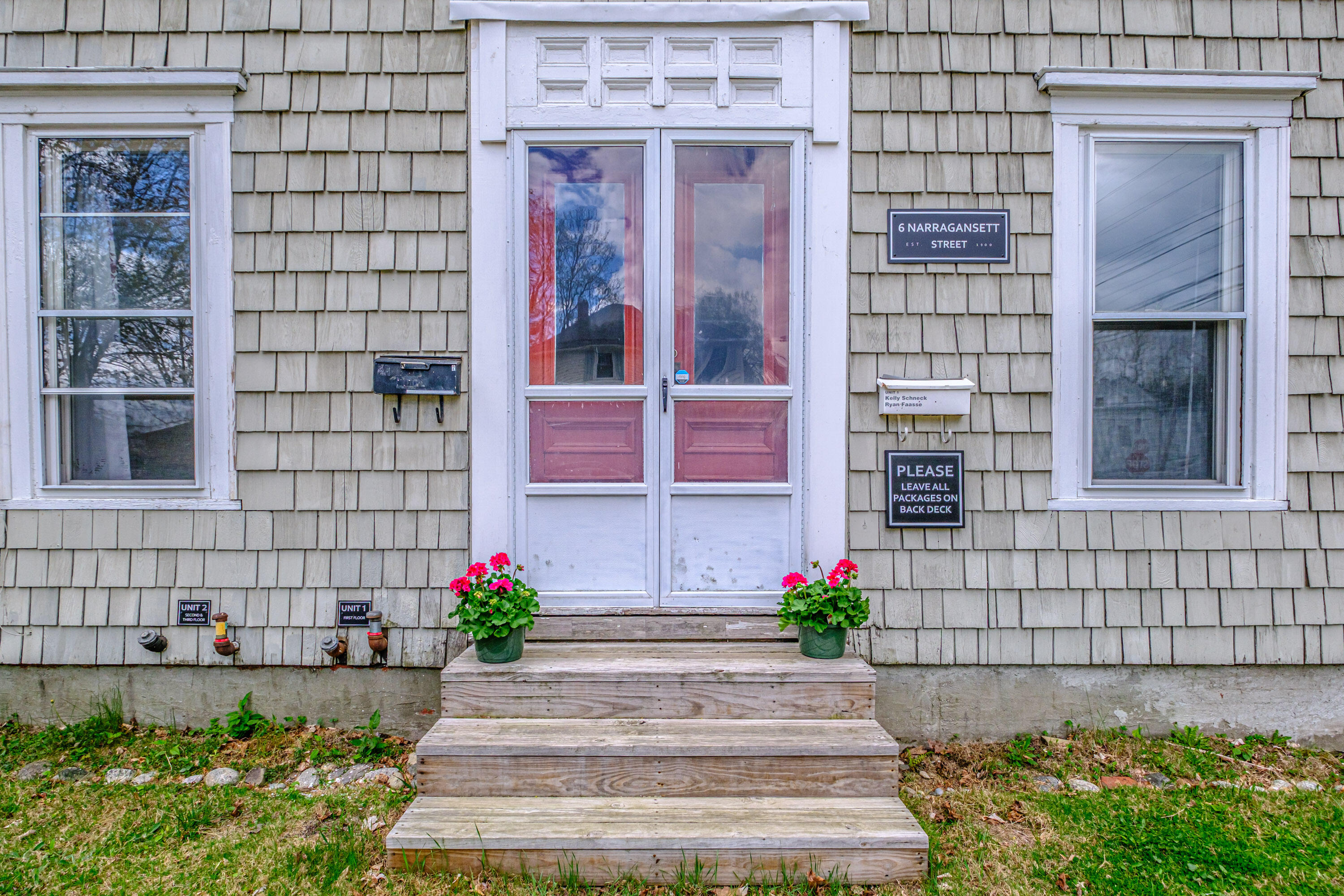 6 Narragansett Street