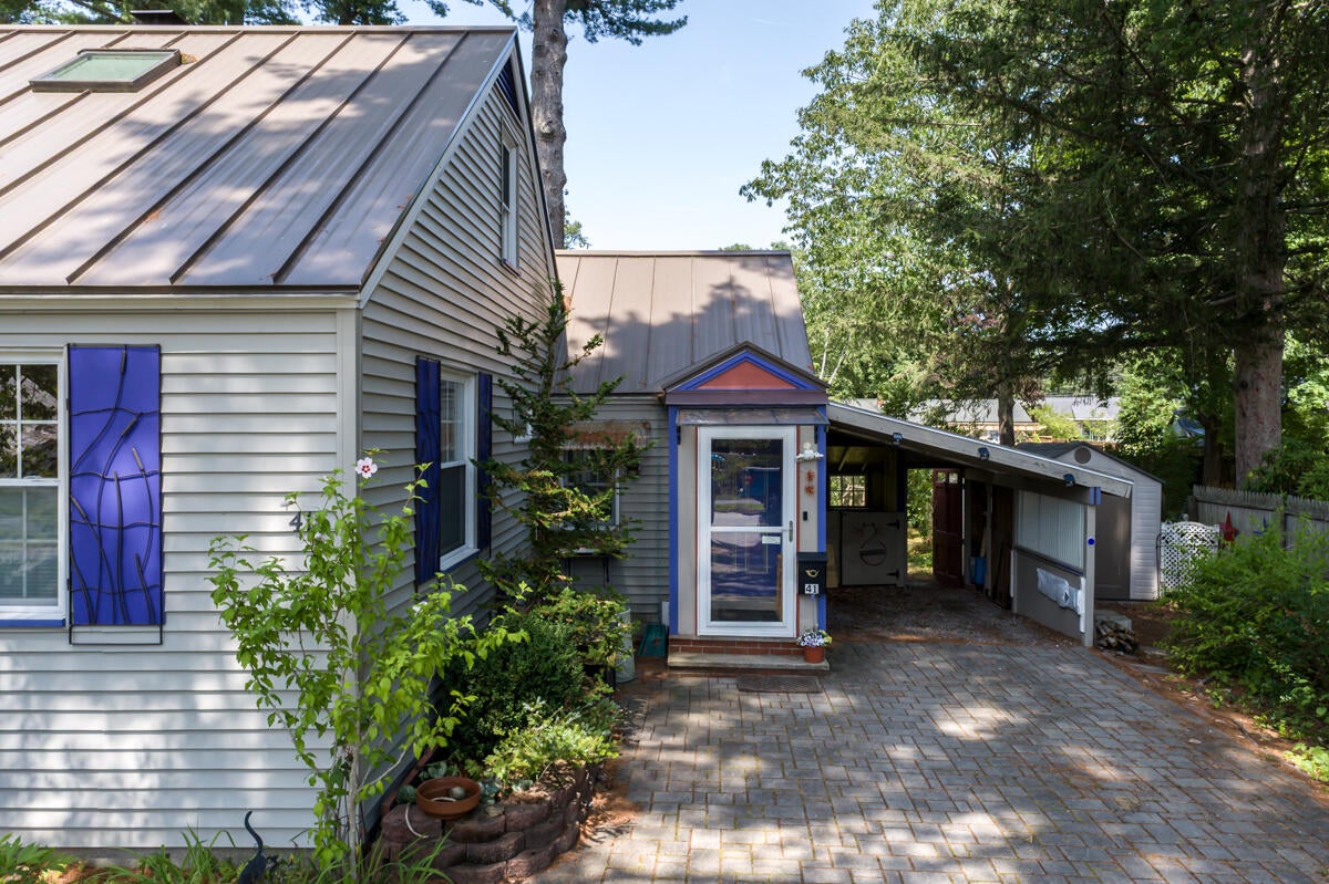 41 Chamberlain Avenue