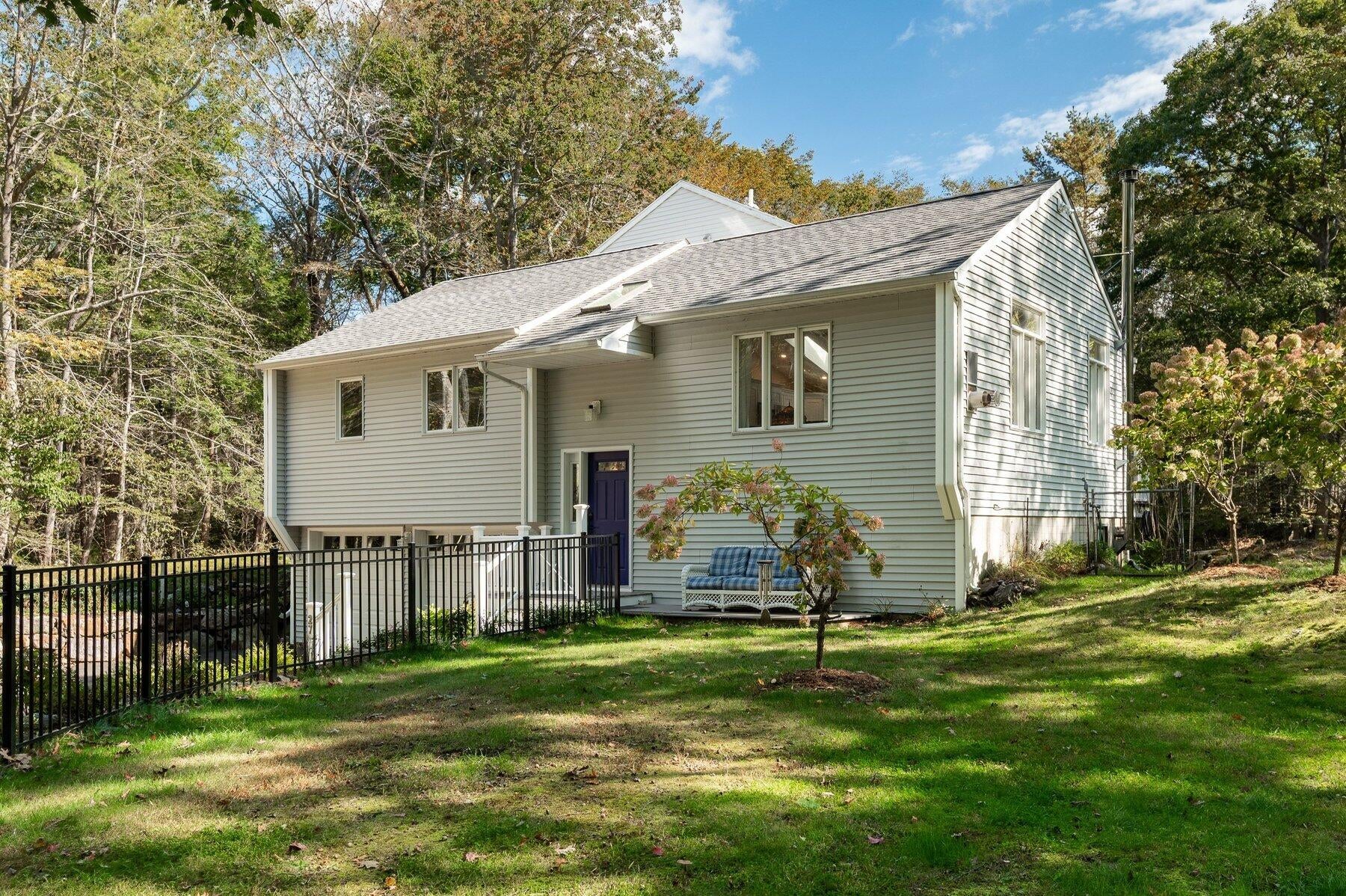 27 Pocahontas Road