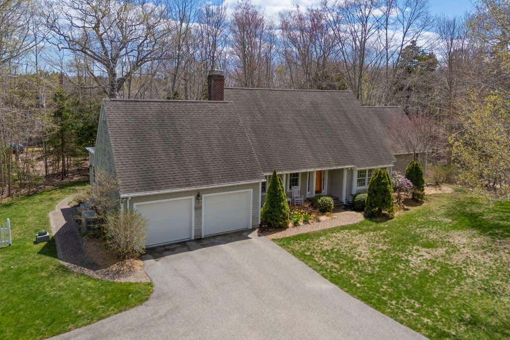 Photo of 82 Hunts Point Road, Cape Elizabeth, ME 04107 (MLS # 1661549)