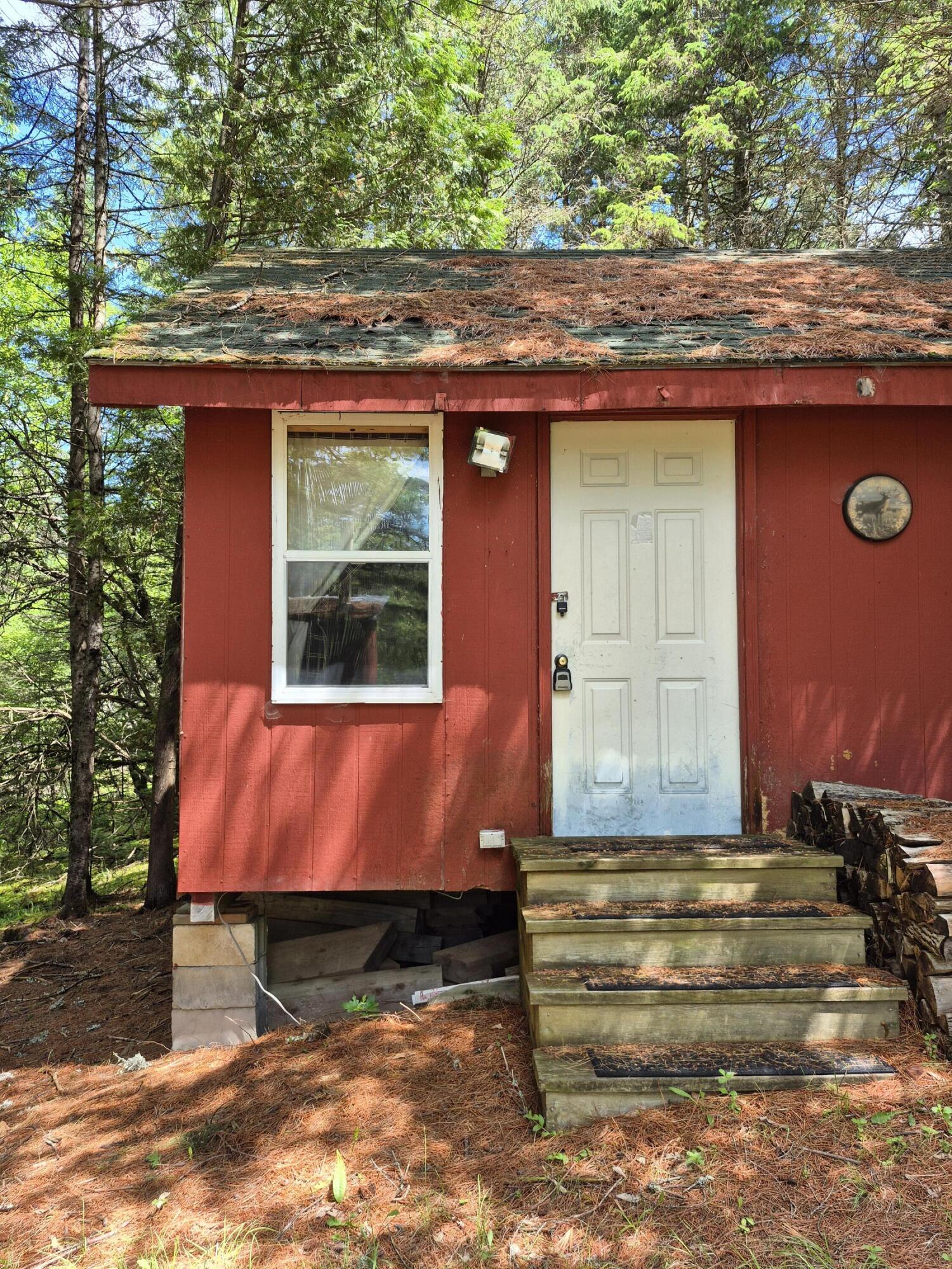 1537 Silver Ridge Road
