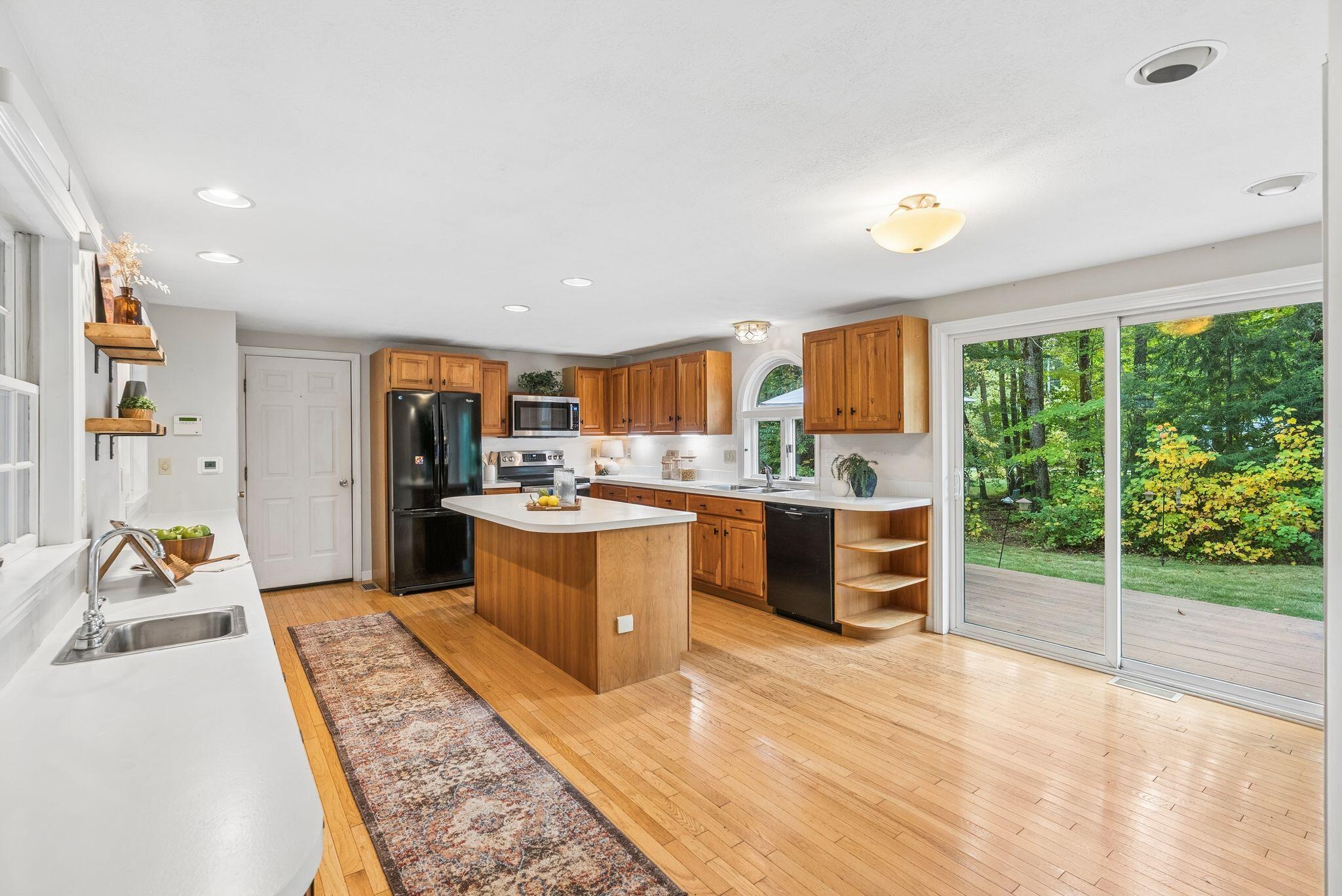 4 Winding Brook Lane