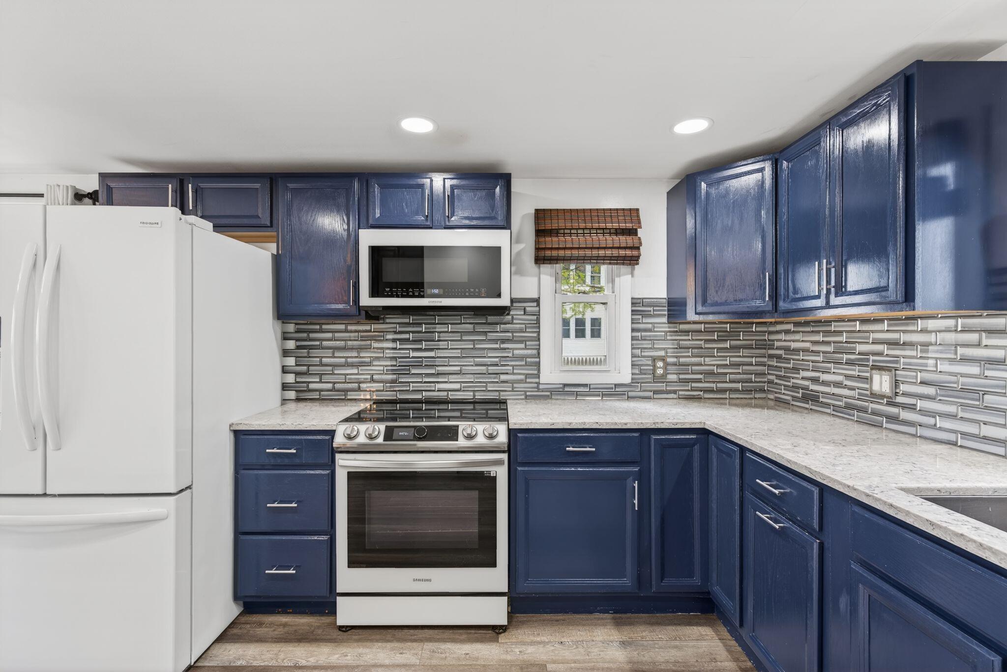 923 Broadway