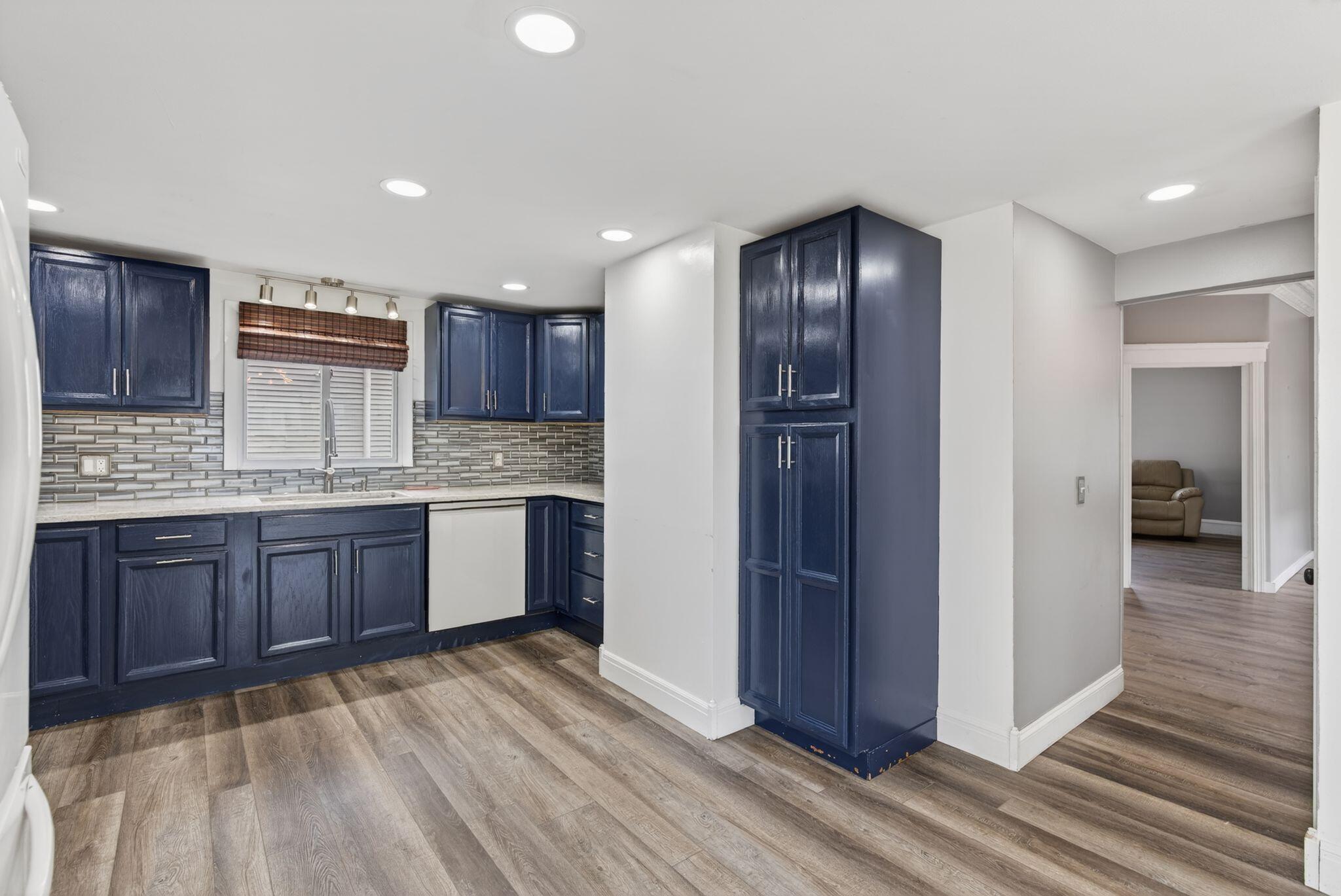 923 Broadway